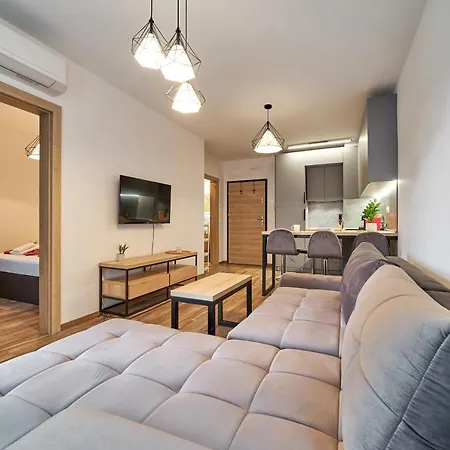 Apartament Luxury In Complex Azur - Next To The ! Pools & Sf. Constantin și Elena
