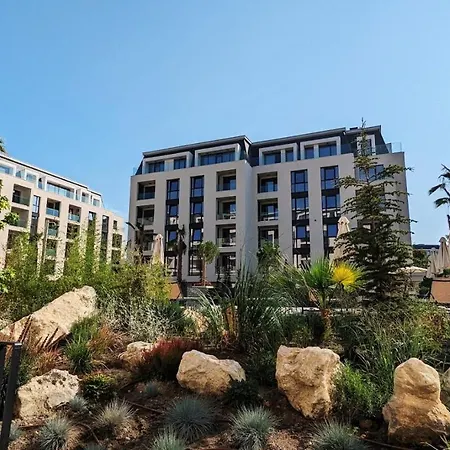 Apartament Luxury In Complex Azur - Next To The ! Pools & Sf. Constantin și Elena
