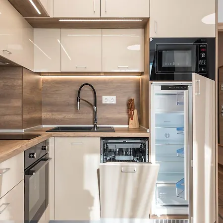 Luxury In Complex Azur - Next To The ! Pools & Apartament *