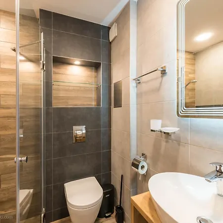 Apartament Luxury In Complex Azur - Next To The ! Pools & Sf. Constantin și Elena