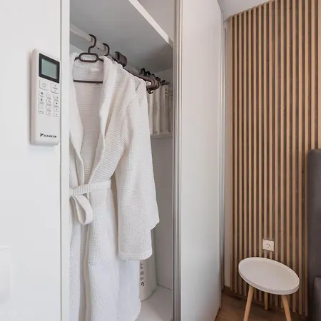 Apartament Luxury In Complex Azur - Next To The ! Pools & Sf. Constantin și Elena
