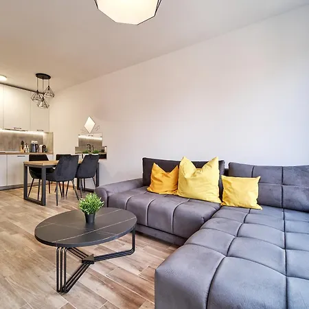 Luxury In Complex Azur - Next To The ! Pools & Sf. Constantin și Elena